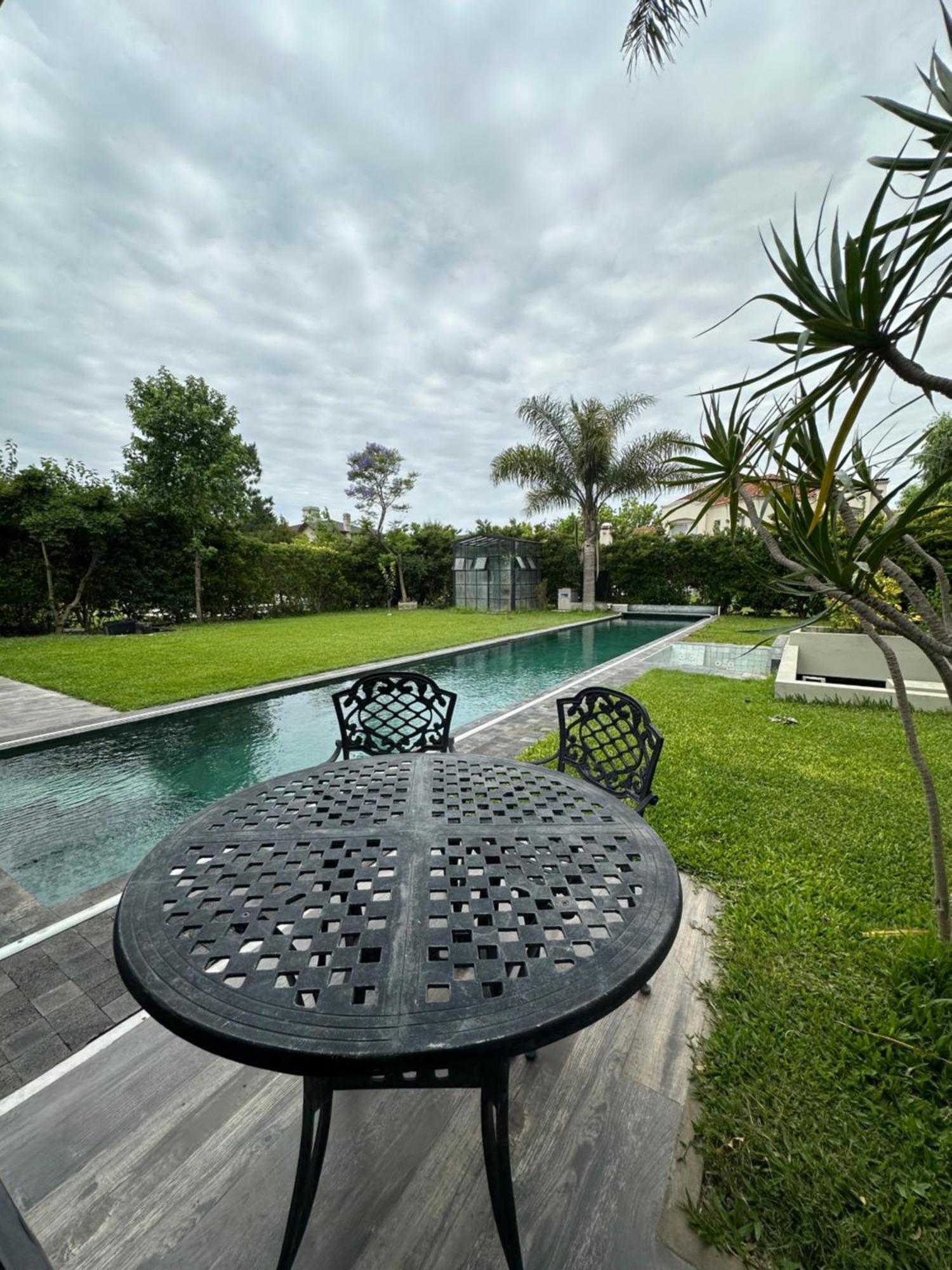 Exclusiva Casa Con Cava Privada, Piscina Y Ascensor Villa General Pacheco Luaran gambar
